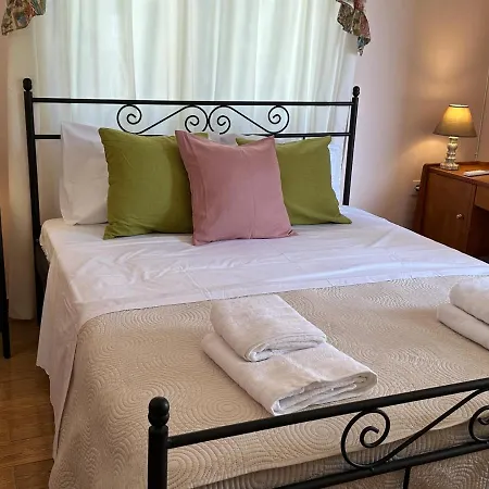 Artemis - Island Apartment
